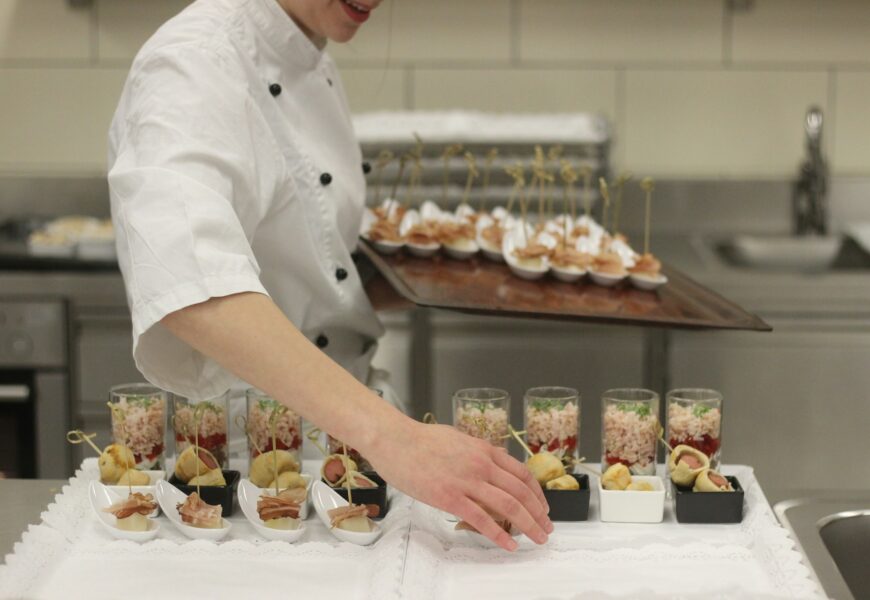 Kasa online w restauracji, obowiązek czy przewaga konkurencyjna?